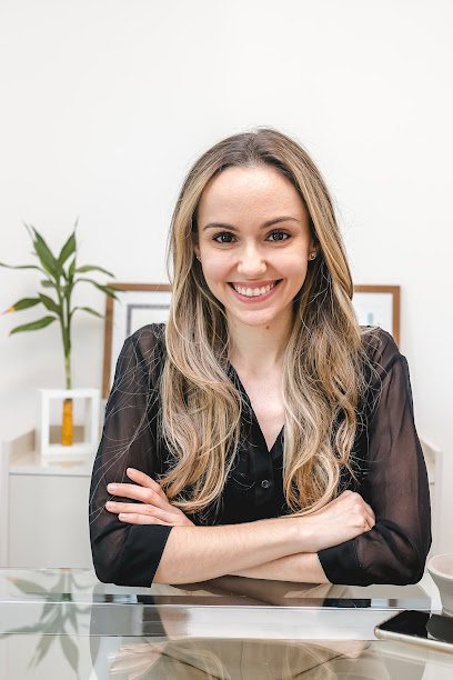 Dra. Elisa Macedo